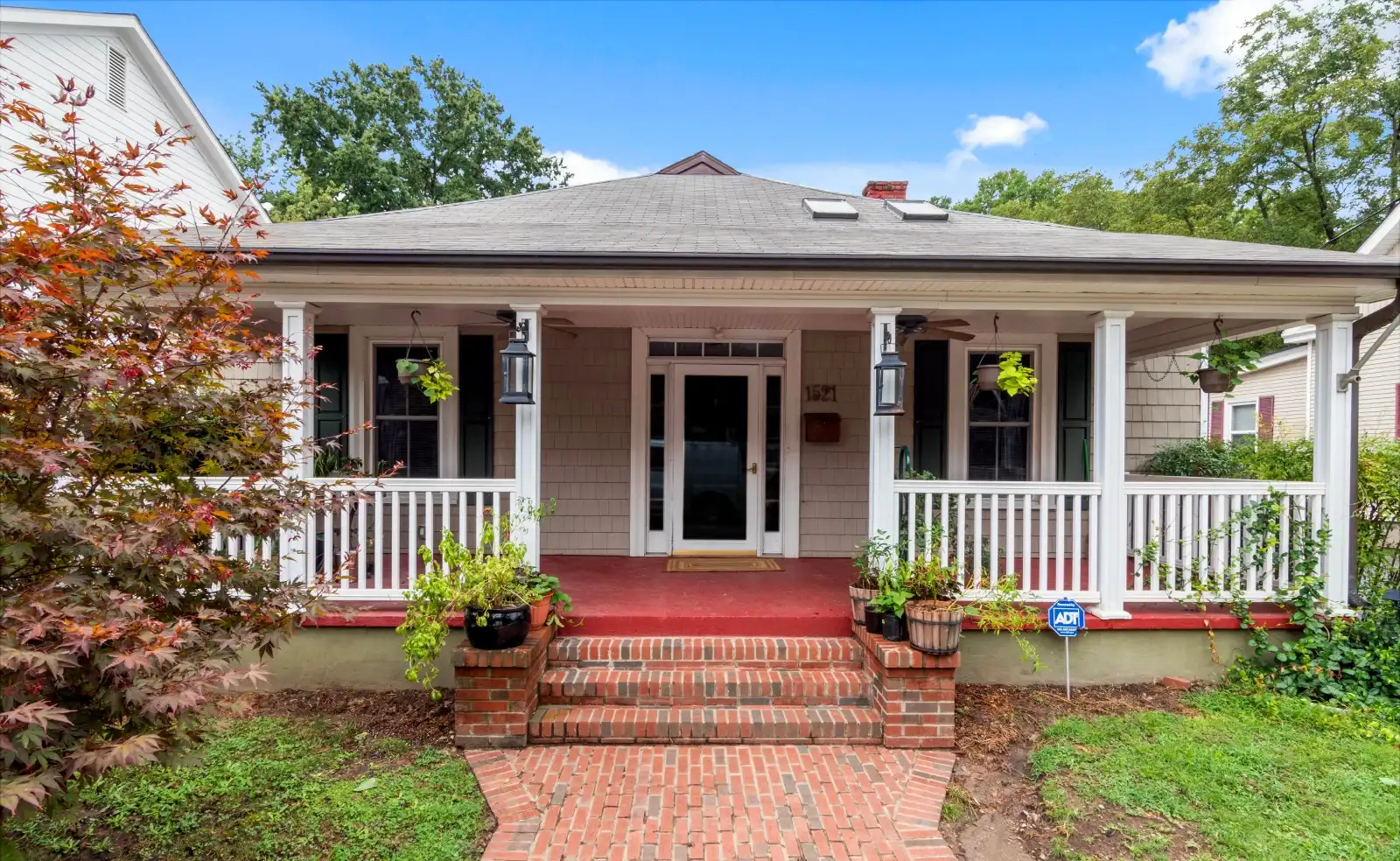 Cute Bungalow Picture